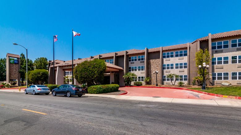 <b>Holiday Inn Express & Suites Camarillo Exterior</b>. Images powered by <a href="https://www.leonardoworldwide.com/" title="Leonardo Worldwide" target="_blank">Leonardo</a>.
