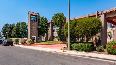 Holiday Inn Express & Suites Camarillo