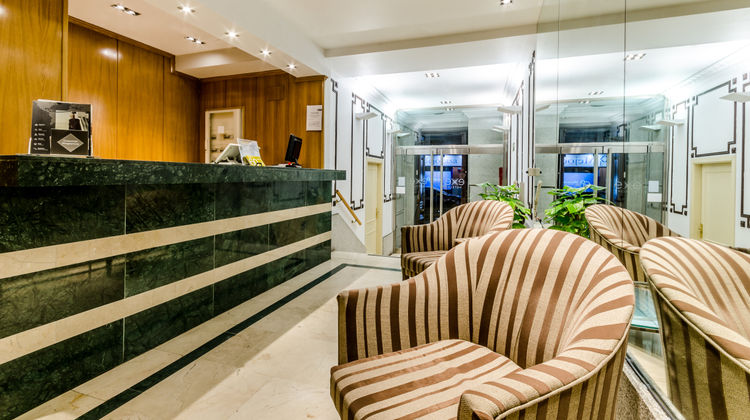 Exe Suites 33 Exterior