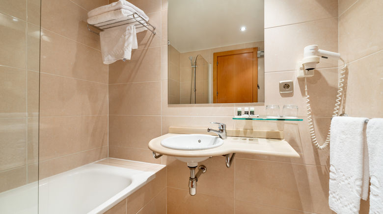 <b>Exe Puerta de San Pedro Room</b>. Images powered by <a href="https://www.leonardoworldwide.com/" title="Leonardo Worldwide" target="_blank">Leonardo</a>.