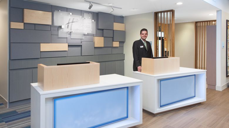 <b>Holiday Inn Express/Stes Sterling Height Lobby</b>. Images powered by <a href="https://www.leonardoworldwide.com/" title="Leonardo Worldwide" target="_blank">Leonardo</a>.