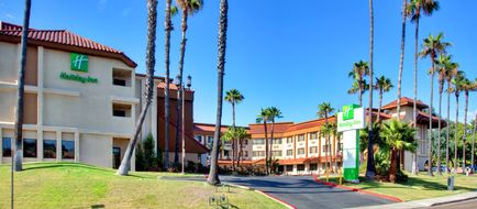 Holiday Inn Express La Mesa Exterior