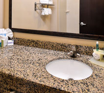 Holiday Inn Express and Suites Fairmont Room