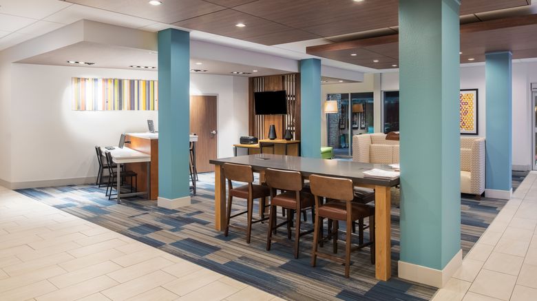 <b>Holiday Inn Express/Suites Kingdom City Lobby</b>. Images powered by <a href="https://www.leonardoworldwide.com/" title="Leonardo Worldwide" target="_blank">Leonardo</a>.