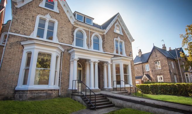 Kingston Villas Serviced Apartments Exterior