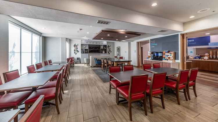 Holiday Inn Express Fort Worth I-35 Restaurant