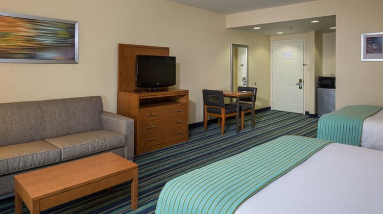 Holiday Inn Express Suite