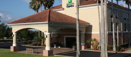 Holiday Inn Express Exterior