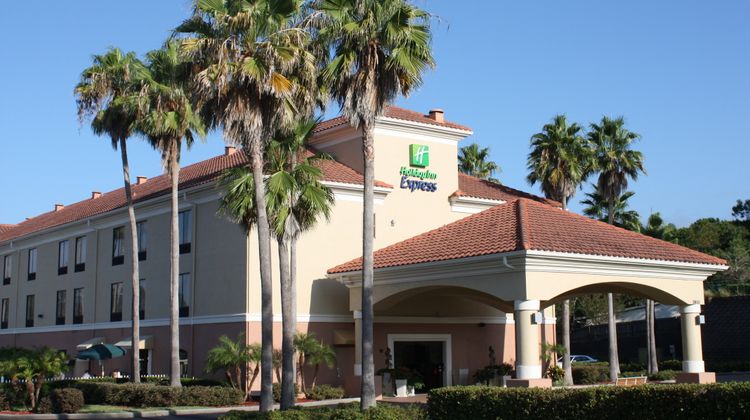 Holiday Inn Express Exterior
