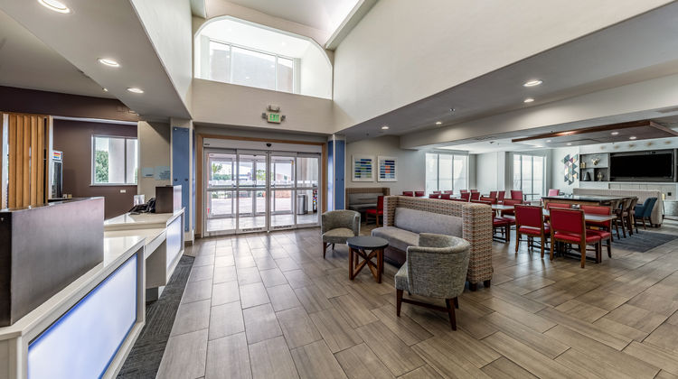 Holiday Inn Express Fort Worth I-35 Lobby