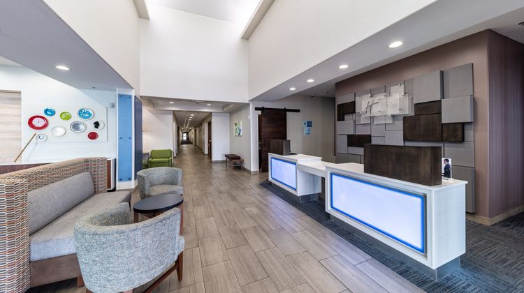 Holiday Inn Express Fort Worth I-35 Lobby