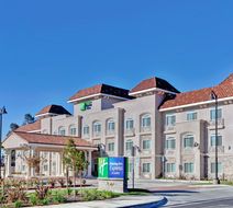 Holiday Inn Express Hotel & Suites Exterior