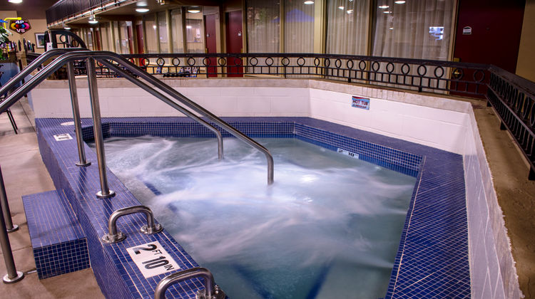 Holiday Inn Fargo Pool