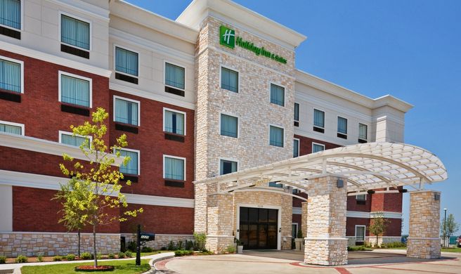 Holiday Inn & Suites McKinney-Fairview Exterior