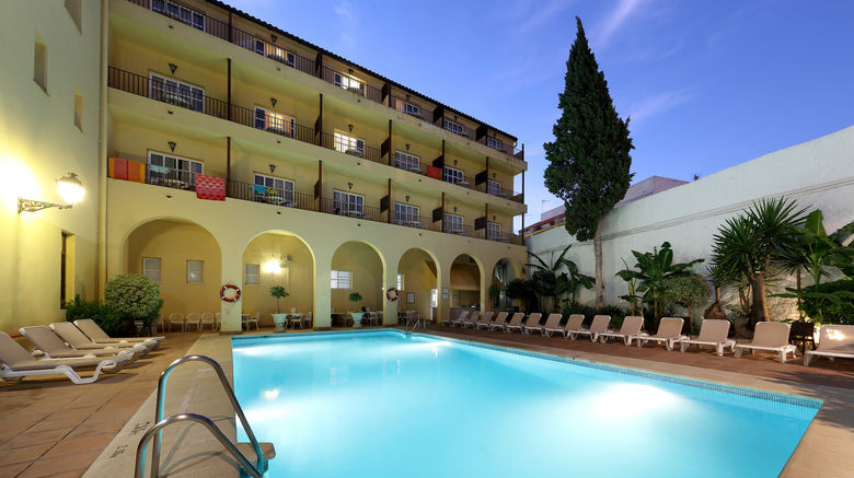 <b>Crisol Monasterio de San Miguel Pool</b>. Images powered by <a href="https://www.leonardoworldwide.com/" title="Leonardo Worldwide" target="_blank">Leonardo</a>.