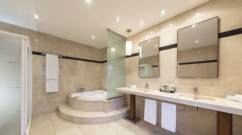 <b>Eurostars Hotel de la Reconquista Room</b>. Images powered by <a href="https://www.leonardoworldwide.com/" title="Leonardo Worldwide" target="_blank">Leonardo</a>.
