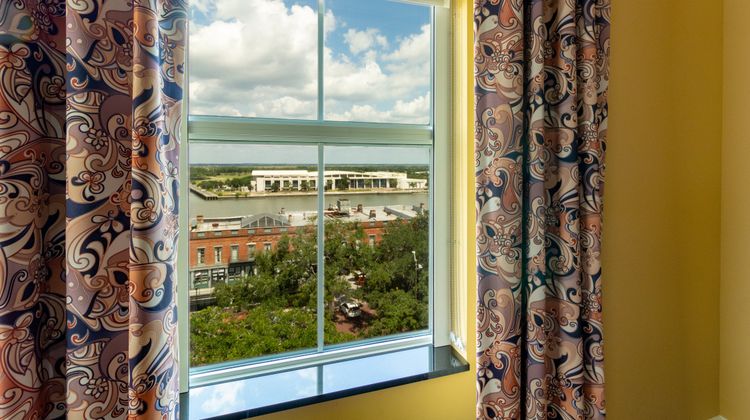 Holiday Inn Express Historic District Room