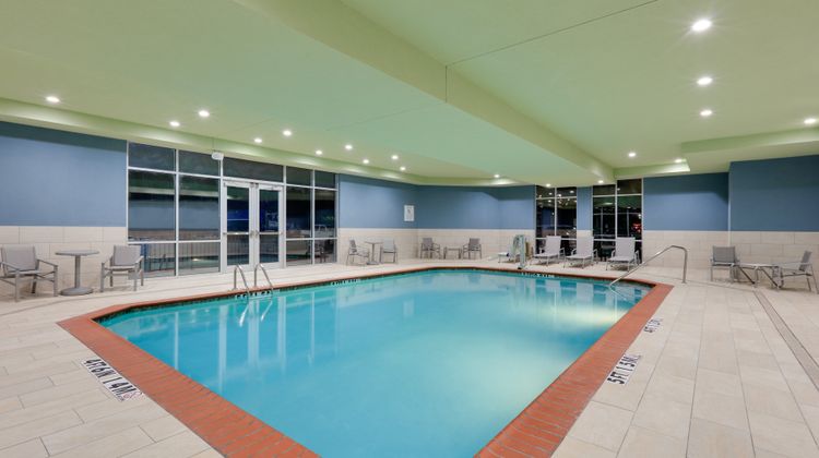 Holiday Inn Express & Suites Dallas NW Pool