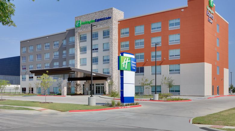Holiday Inn Express  and  Suites Dallas NW Exterior. Images powered by <a href="https://www.leonardoworldwide.com" target="_blank" rel="noopener">Leonardo</a>.