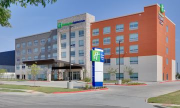 Holiday Inn Express & Suites Dallas NW