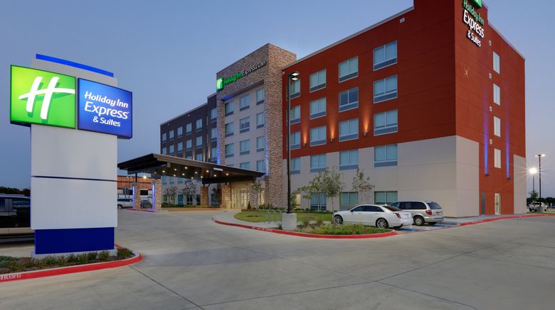<b>Holiday Inn Express & Suites Dallas NW Exterior</b>. Images powered by <a href="https://www.leonardoworldwide.com/" title="Leonardo Worldwide" target="_blank">Leonardo</a>.
