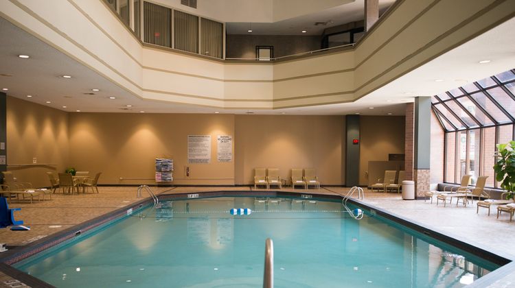 Crowne Plaza Hotel Minneapolis Intl Arpt Pool