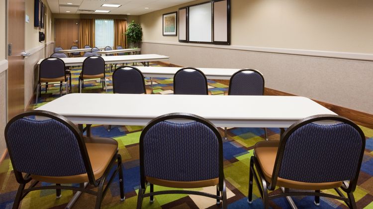 Holiday Inn Express Mankato East Meeting
