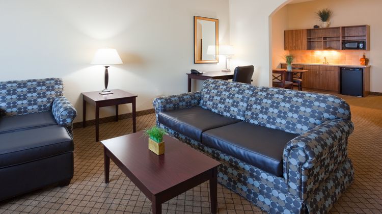Holiday Inn Express Mankato East Suite