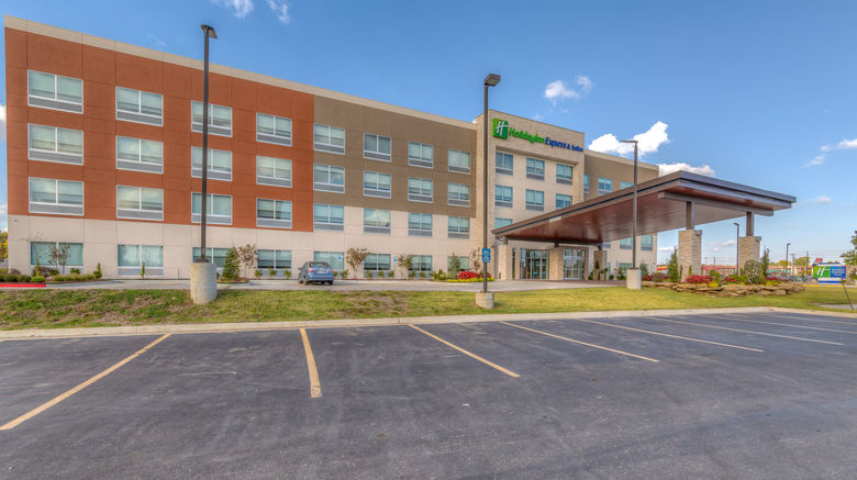 <b>Holiday Inn Express & Stes Tulsa Midtown Exterior</b>. Images powered by <a href="https://www.leonardoworldwide.com/" title="Leonardo Worldwide" target="_blank">Leonardo</a>.