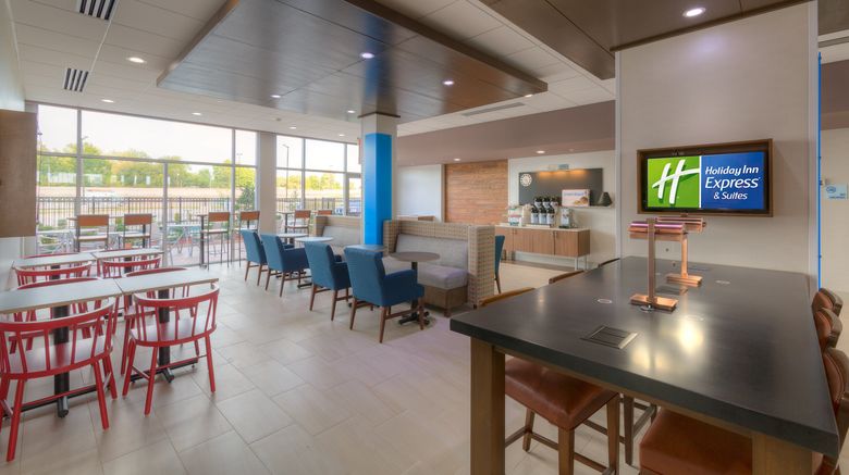 <b>Holiday Inn Express & Stes Tulsa Midtown Lobby</b>. Images powered by <a href="https://www.leonardoworldwide.com/" title="Leonardo Worldwide" target="_blank">Leonardo</a>.