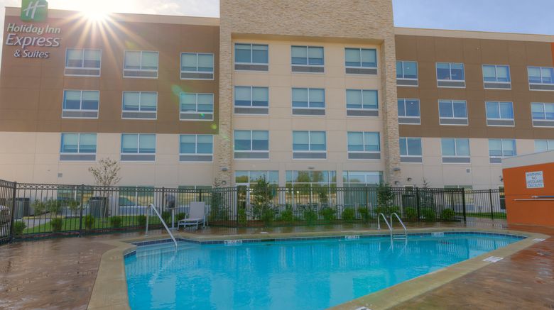 <b>Holiday Inn Express & Stes Tulsa Midtown Pool</b>. Images powered by <a href="https://www.leonardoworldwide.com/" title="Leonardo Worldwide" target="_blank">Leonardo</a>.