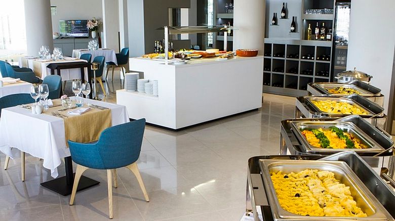 <b>Montebelo Girassol Maputo Hotel Restaurant</b>. Images powered by <a href="https://www.leonardoworldwide.com/" title="Leonardo Worldwide" target="_blank">Leonardo</a>.