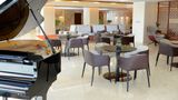 Crowne Plaza Hotel Muscat Lobby