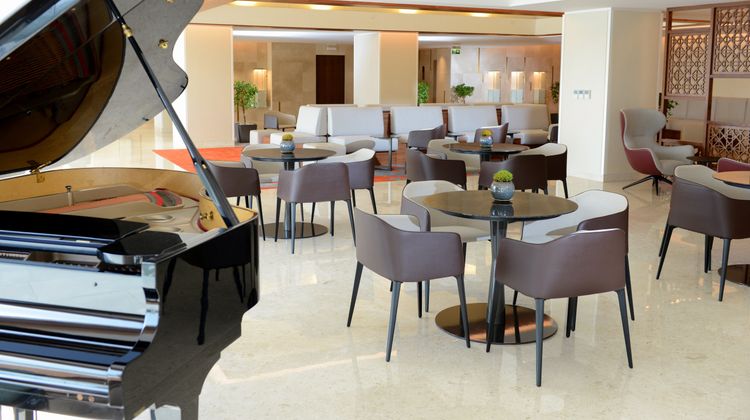 Crowne Plaza Hotel Muscat Lobby