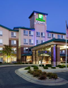 Holiday Inn Express & Suites St. Paul Ne