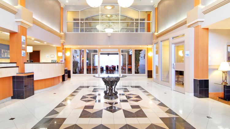 Holiday Inn Express Lobby