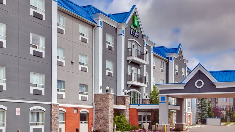 Holiday Inn Express Exterior