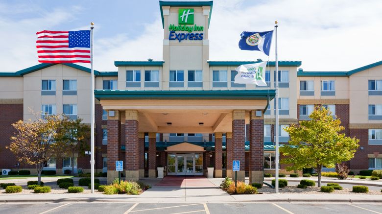 <b>Holiday Inn Express & Suites St. Paul Ne Exterior</b>. Images powered by <a href="https://www.leonardoworldwide.com/" title="Leonardo Worldwide" target="_blank">Leonardo</a>.