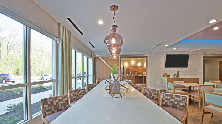 Holiday Inn Express & Suites Restaurant