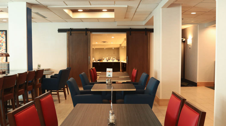 Holiday Inn Express & Suites I-26 Restaurant