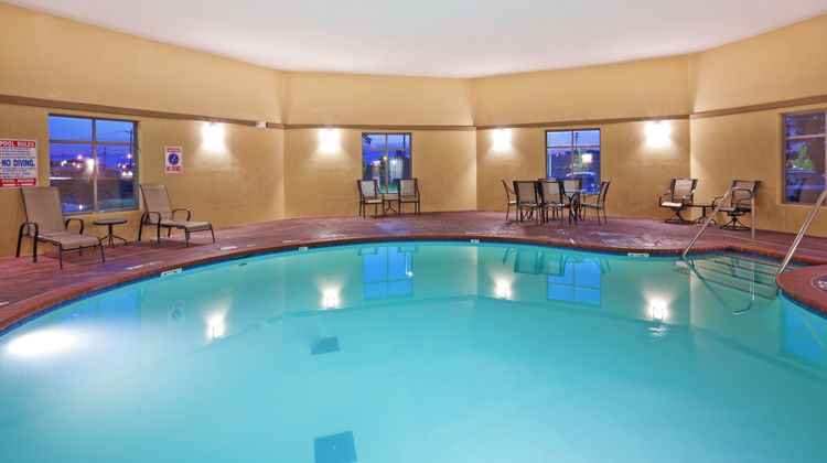 Holiday Inn Express & Stes Okmulgee Pool