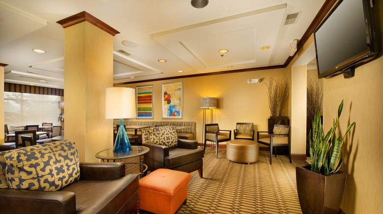 <b>Holiday Inn Express Lobby</b>. Images powered by <a href="https://www.leonardoworldwide.com/" title="Leonardo Worldwide" target="_blank">Leonardo</a>.