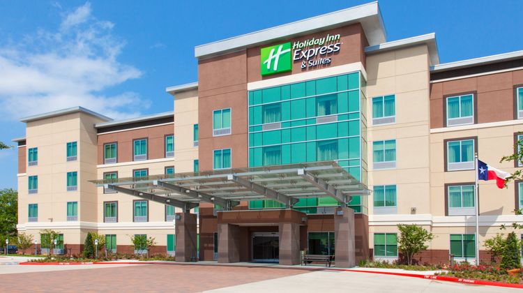 Holiday Inn Express & Suites Houston SW Exterior