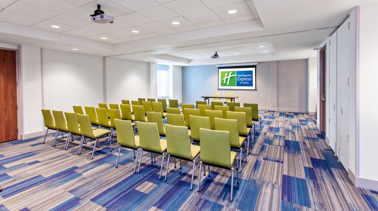 Holiday Inn Express & Suites Houston SW Meeting