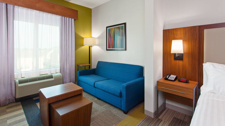 Holiday Inn Express & Suites Houston SW Suite