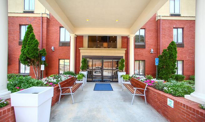 Holiday Inn Express Exterior