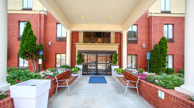 Holiday Inn Express Exterior