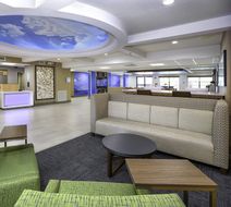 Holiday Inn Express Hotel & Suites Lobby