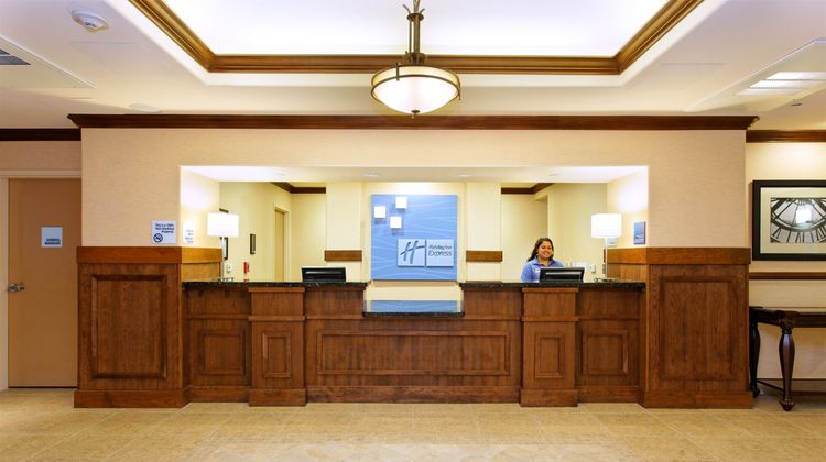 Holiday Inn Express Hotel Fresno NW Lobby