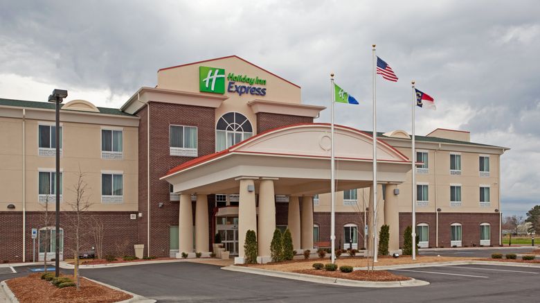 <b>Holiday Inn Express Pembroke Exterior</b>. Images powered by <a href="https://www.leonardoworldwide.com/" title="Leonardo Worldwide" target="_blank">Leonardo</a>.
